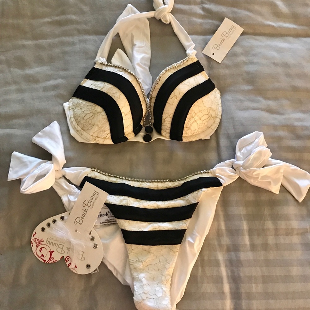 SALE🔥🔥🔥 All hands on deck Beach Bunny SwimSuit